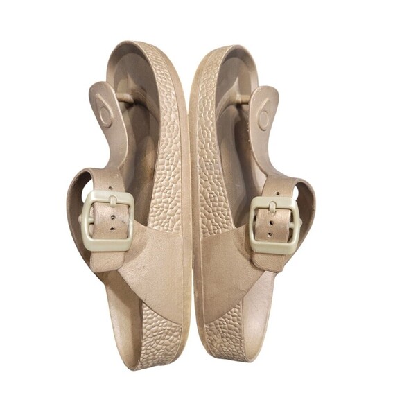 Outwoods Metallic Gold/Bronze Flip Flop Style Sandals Size 6 - Picture 3 of 7